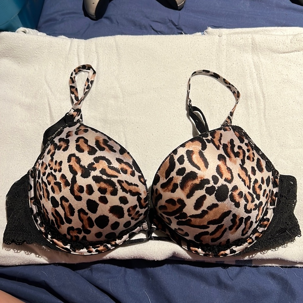 Victoria’s Secret miraculous plunge (bombshell) push-up 36B